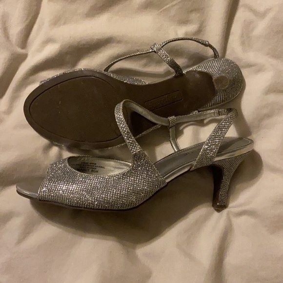 Silver open toed heels - Picture 2 of 4